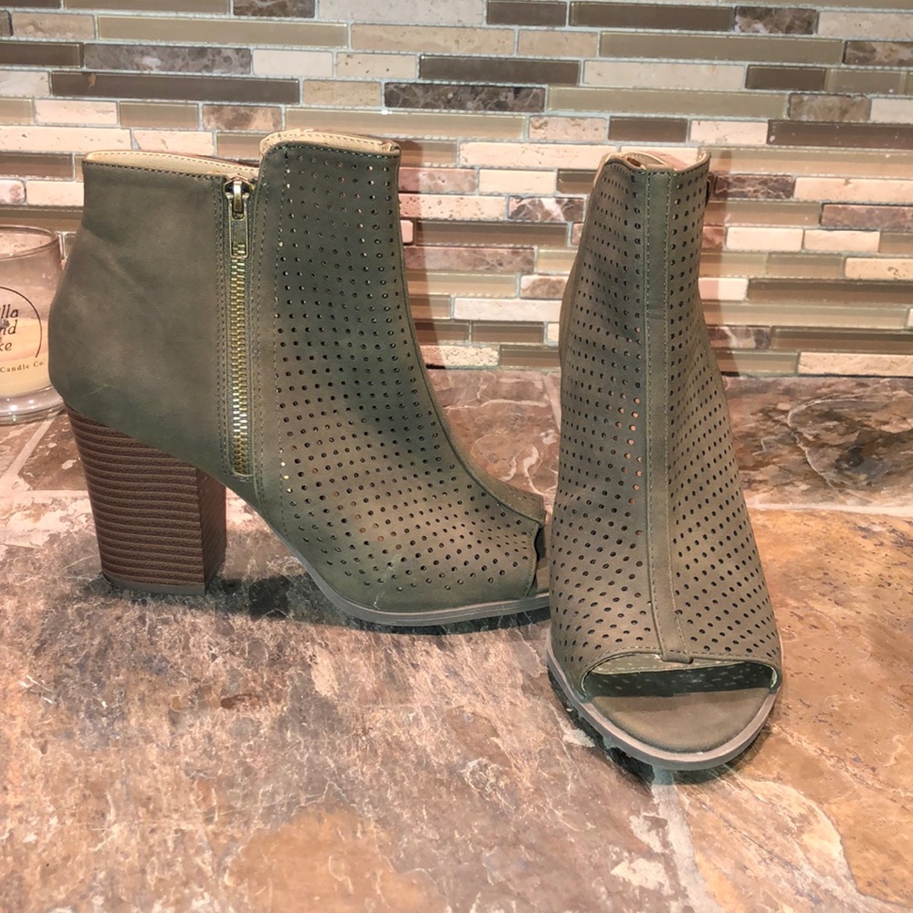 Olive green Heels